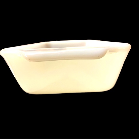 Vintage Fire King Green Garden Meadow Casserole Dish - 1 qt. - Picture 8 of 10